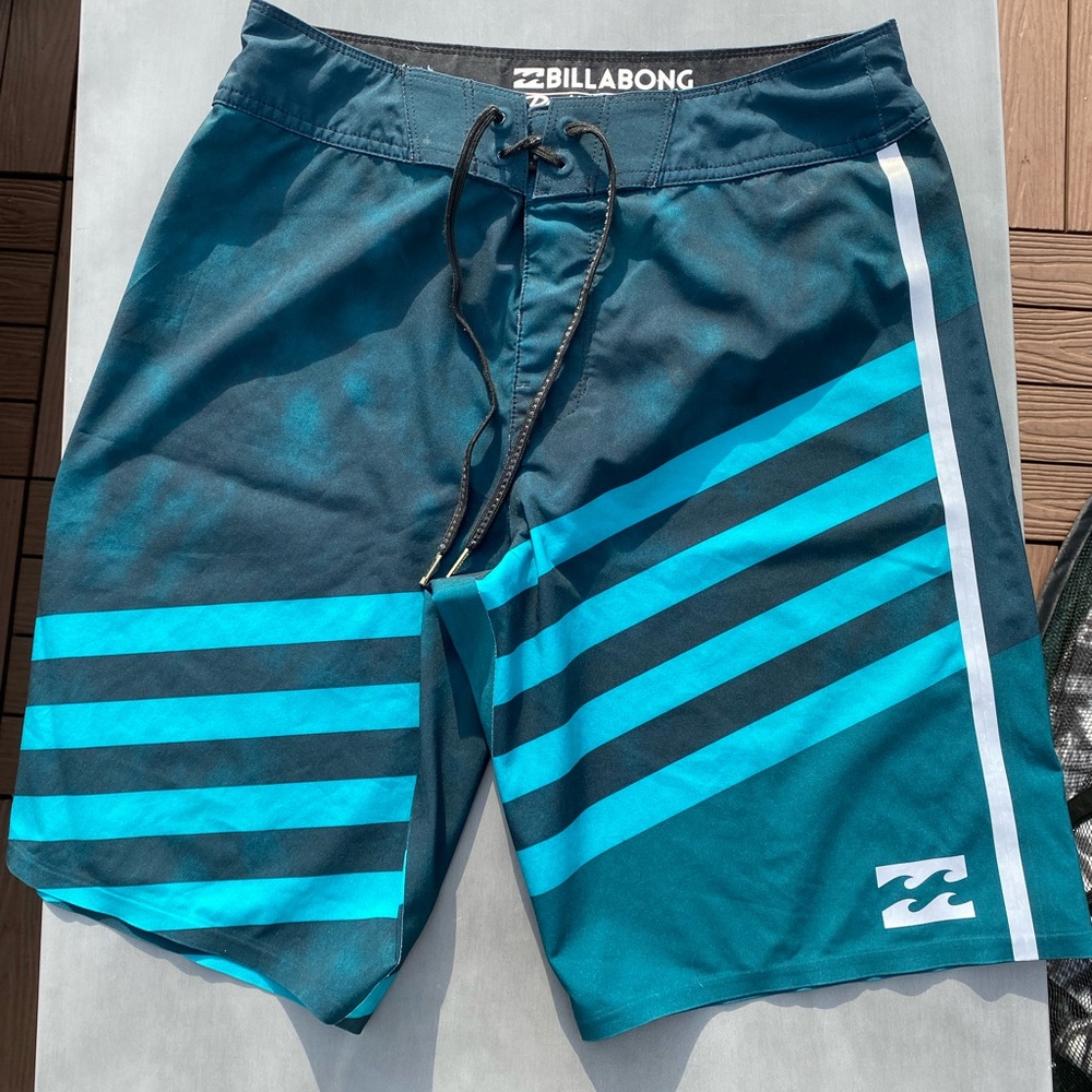 Billabong Board Shorts - Size 28